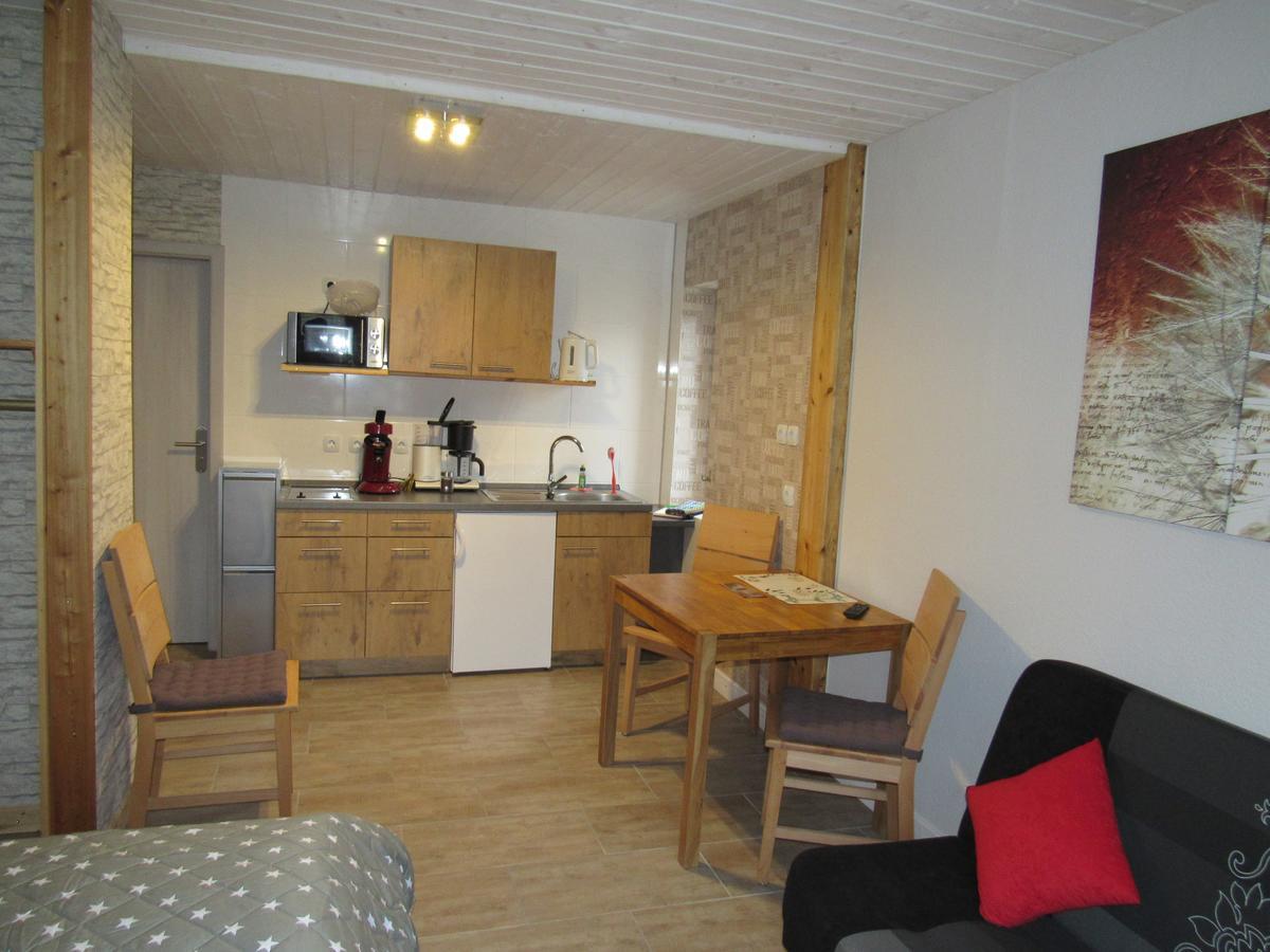 Ferienapartments Am Dorfplatz Langscheid  外观 照片
