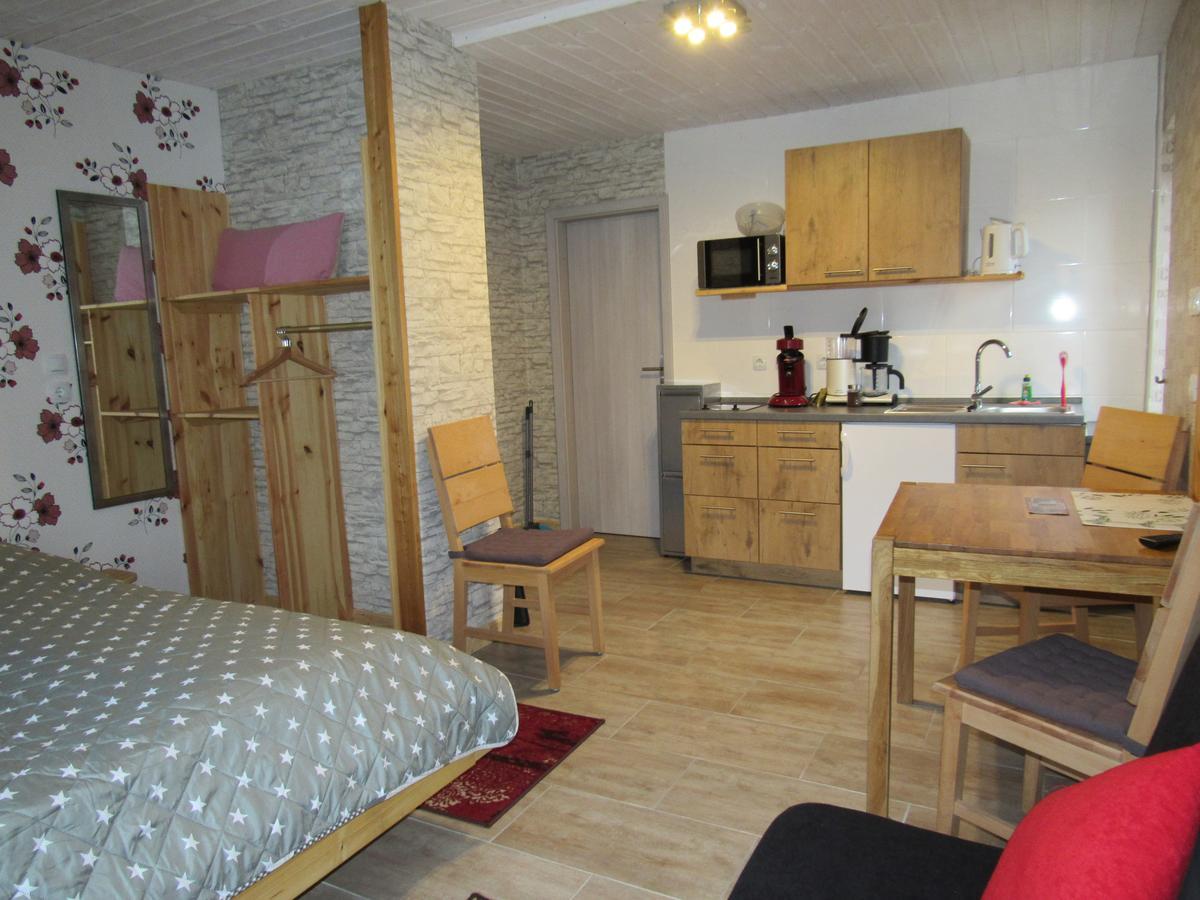 Ferienapartments Am Dorfplatz Langscheid  外观 照片