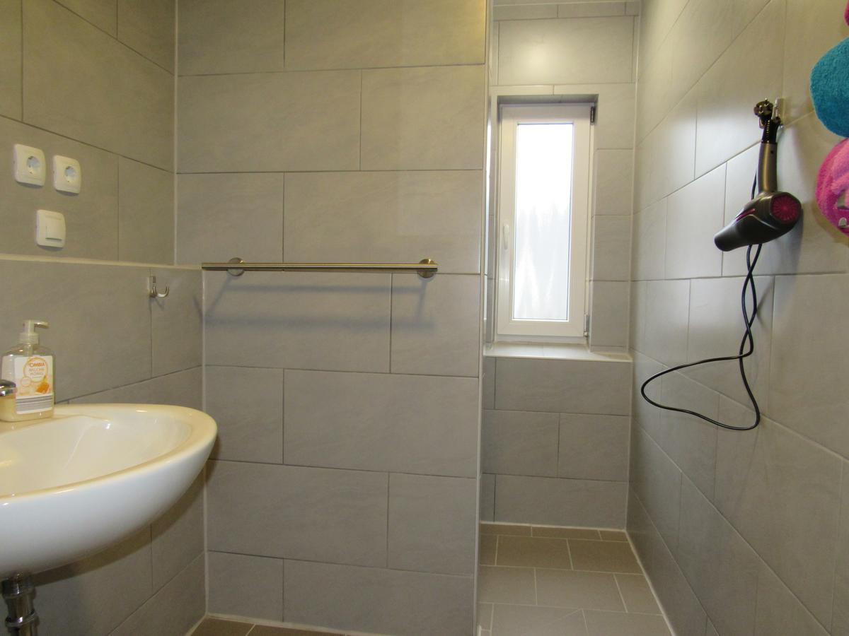Ferienapartments Am Dorfplatz Langscheid  外观 照片